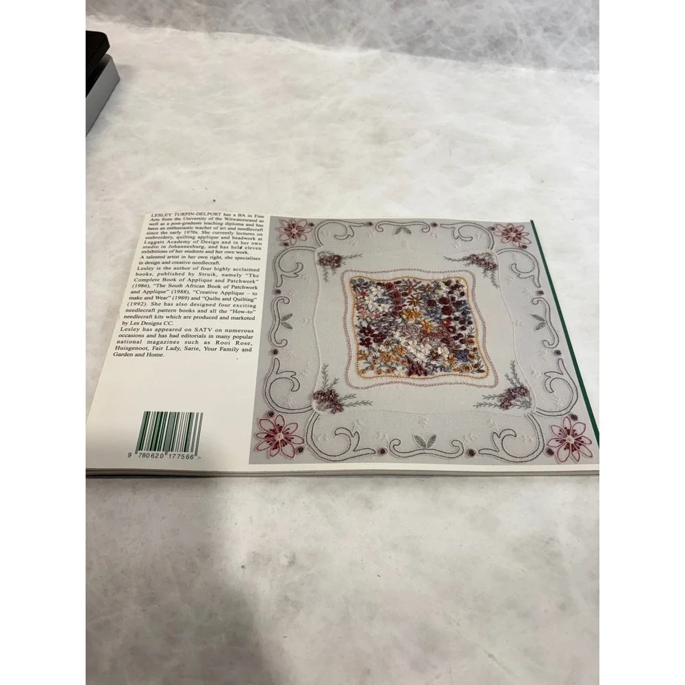 Satin‎ and Silk Ribbon Embroidery Lesley Turpin-Delport 1993 Instructional Book